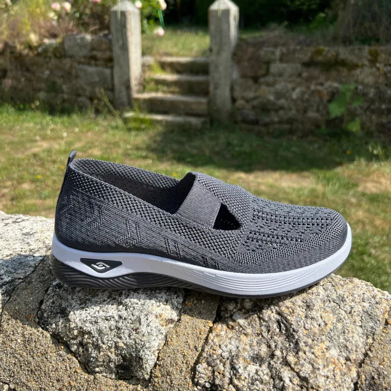 Sneaker comoda e leggera senza lacci in maglia per donna