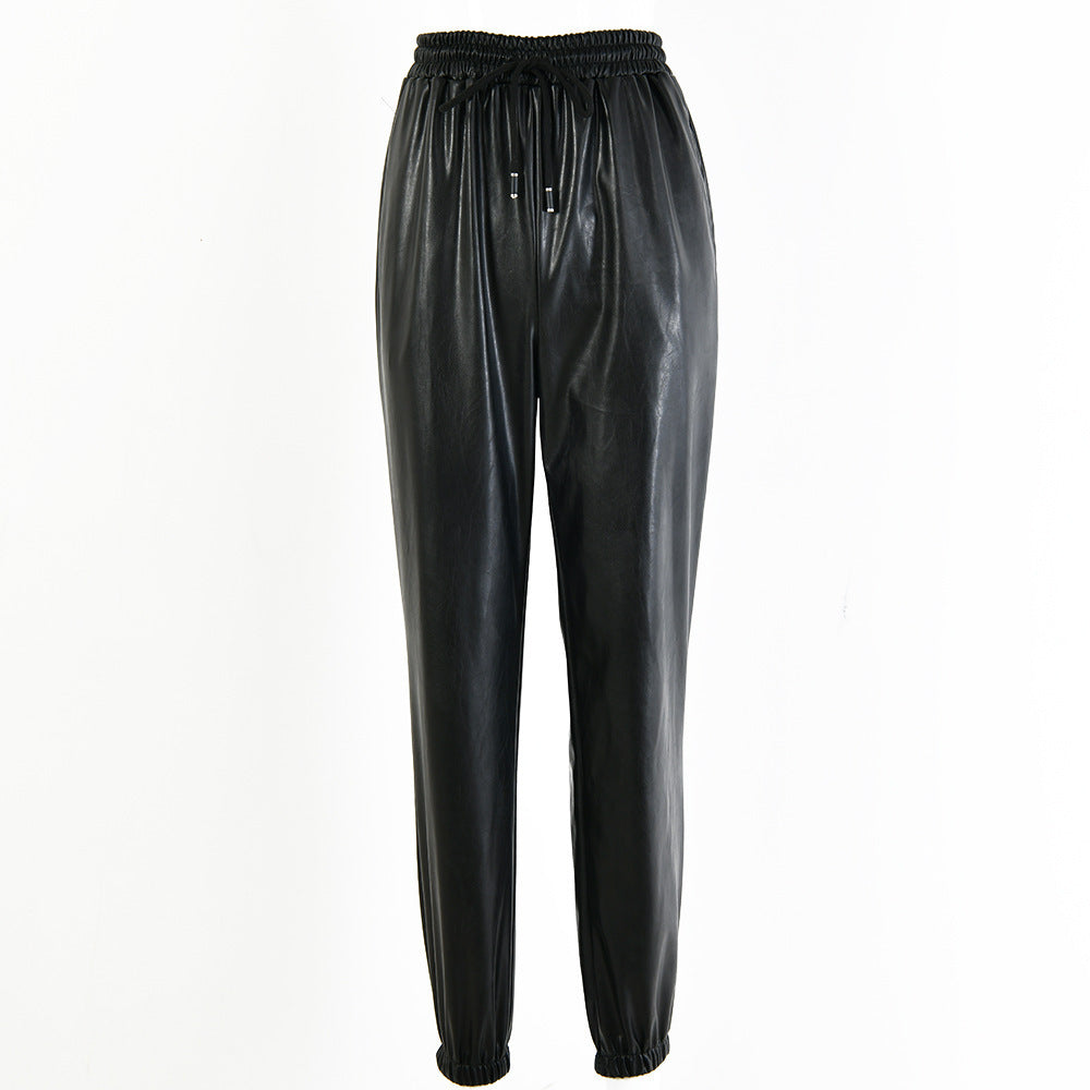 Pantaloni jogger a vita elastica in similpelle da donna  