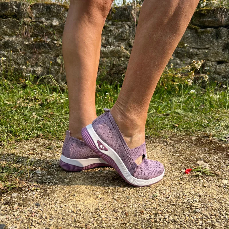 Sneaker comoda e leggera senza lacci in maglia per donna