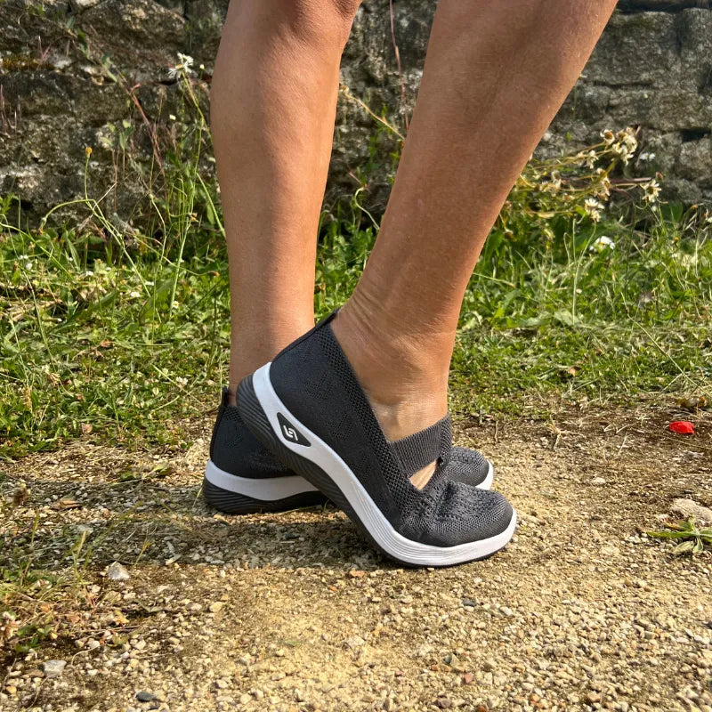Sneaker comoda e leggera senza lacci in maglia per donna