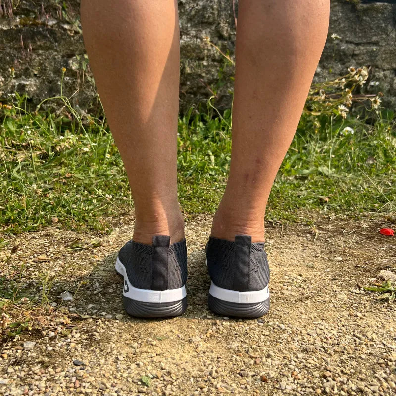 Sneaker comoda e leggera senza lacci in maglia per donna