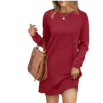 Vestito maglione corto e ampio con maniche lunghe e collo tondo da donna  