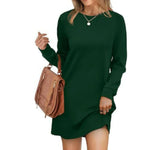 Vestito maglione corto e ampio con maniche lunghe e collo tondo da donna  