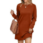Vestito maglione corto e ampio con maniche lunghe e collo tondo da donna  