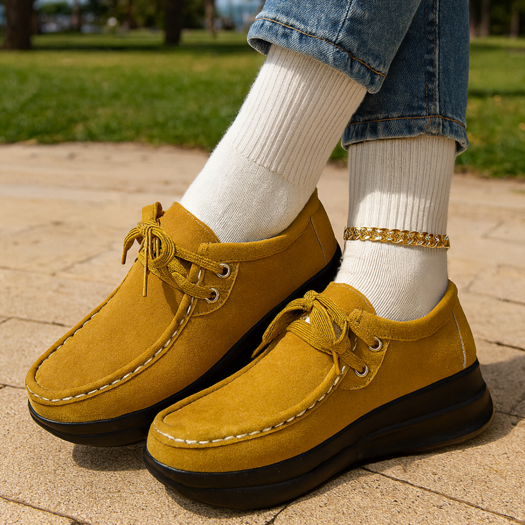 Mocassino Confort con Lacci e Suola Platform in Camoscio per Donna