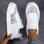 Sneakers in pizzo floreale con lacci da donna