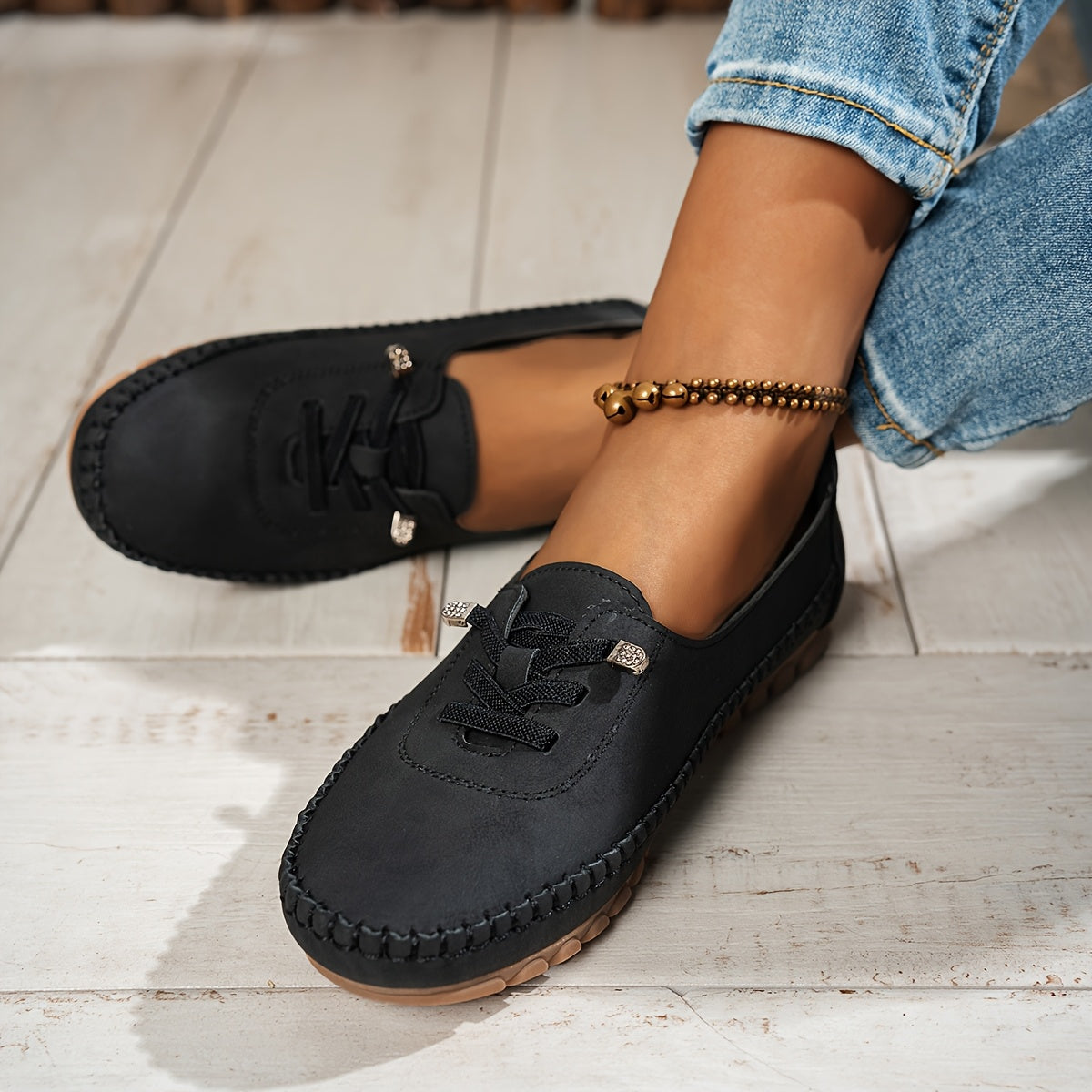 Mocassino Confort con Lacci Decorativi in Similpelle per Donna
