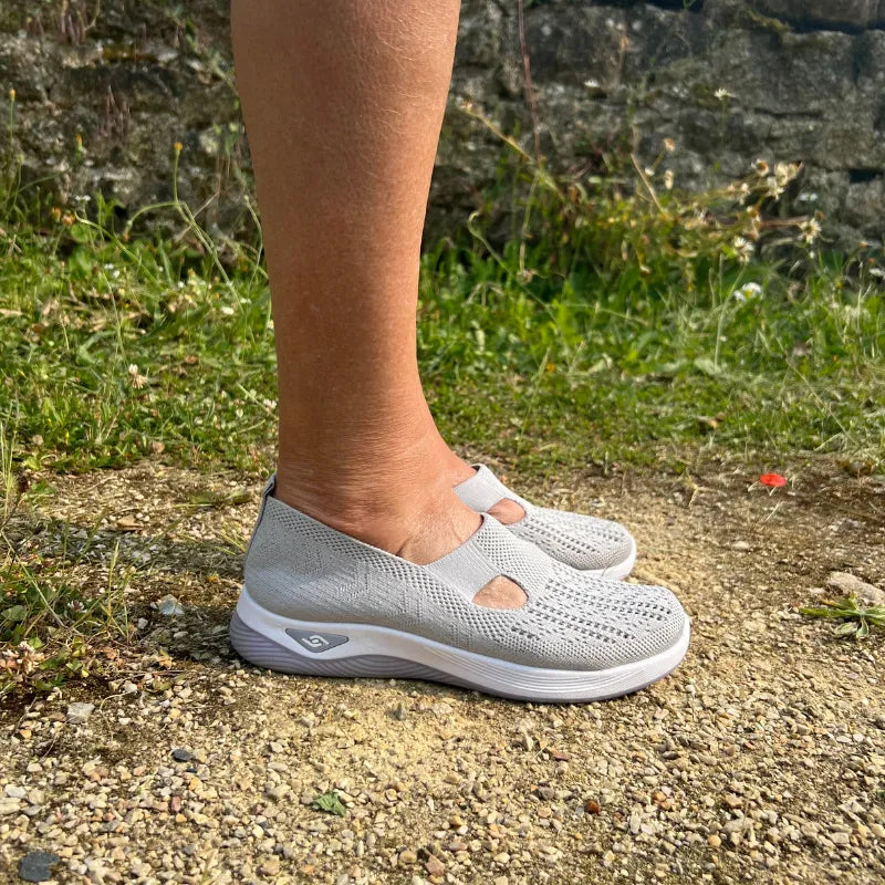 Sneaker comoda e leggera senza lacci in maglia per donna
