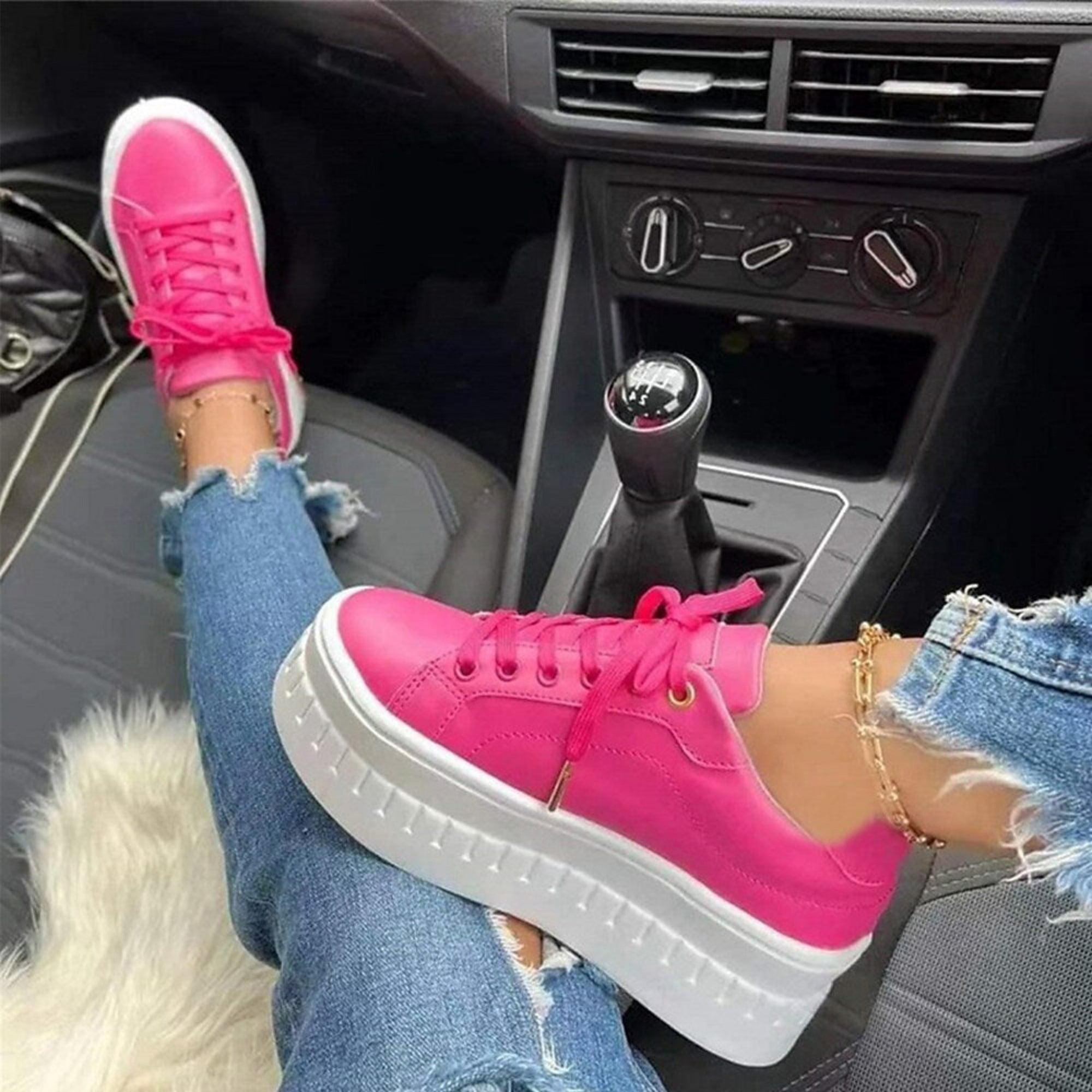 Sneaker con zeppa e suola spessa in similpelle per donna