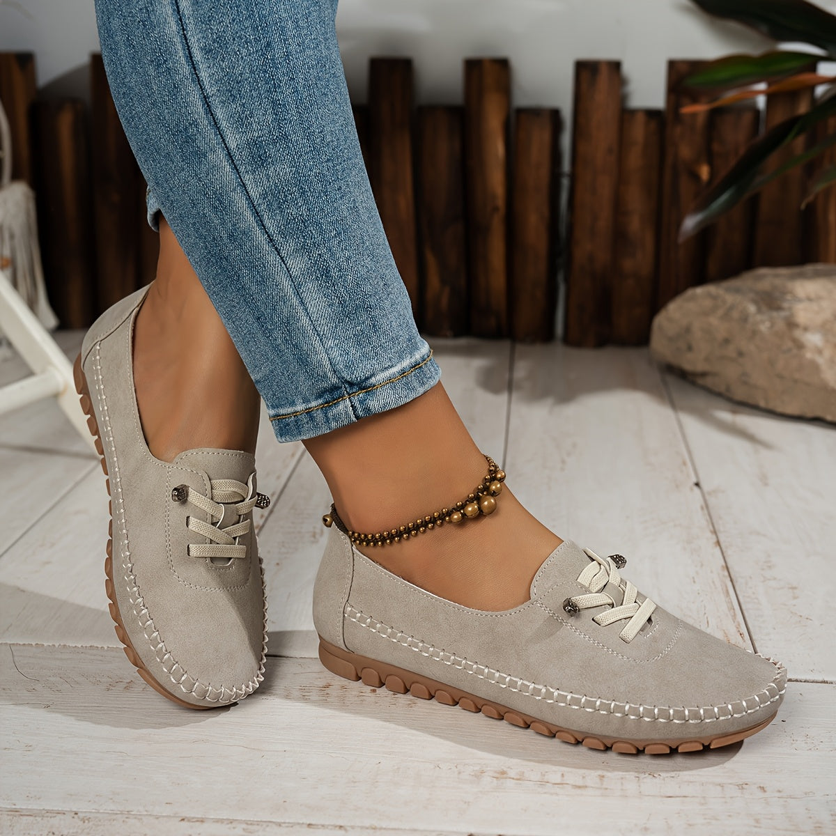 Mocassino Confort con Lacci Decorativi in Similpelle per Donna
