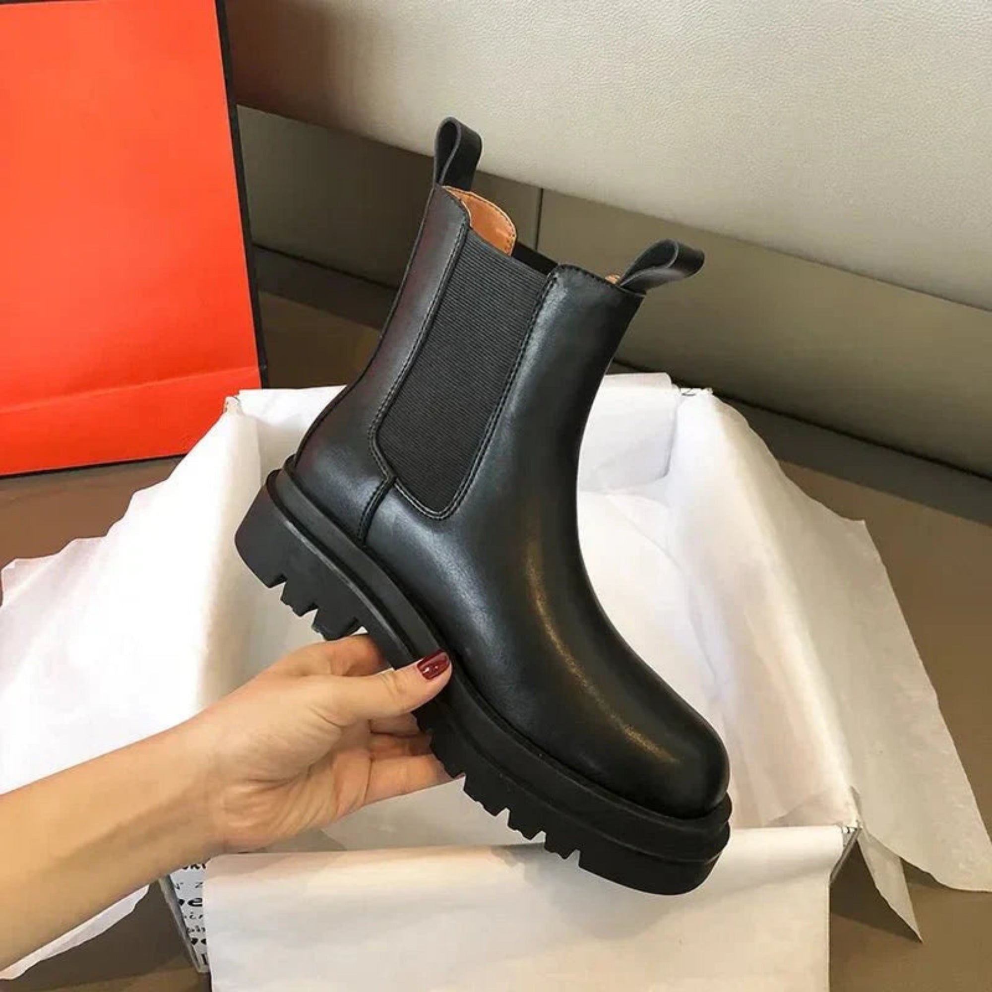 Stivaletti Chelsea con suola piatta in similpelle per donna