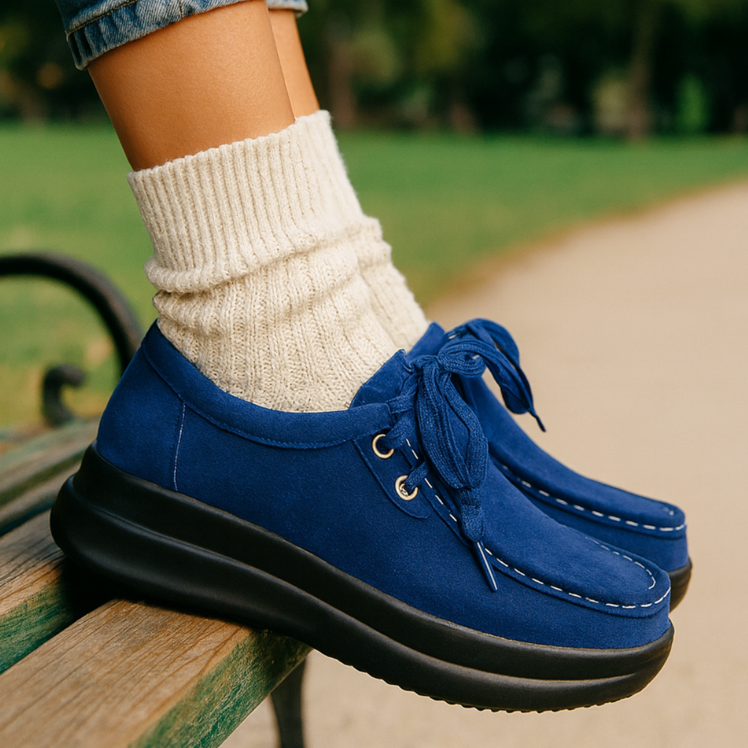 Mocassino Confort con Lacci e Suola Platform in Camoscio per Donna
