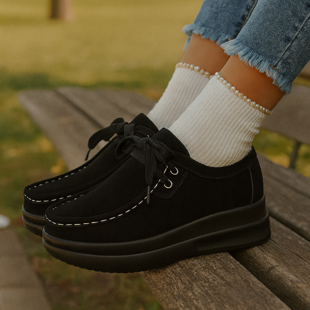Mocassino Confort con Lacci e Suola Platform in Camoscio per Donna