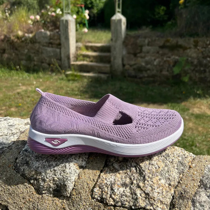 Sneaker comoda e leggera senza lacci in maglia per donna