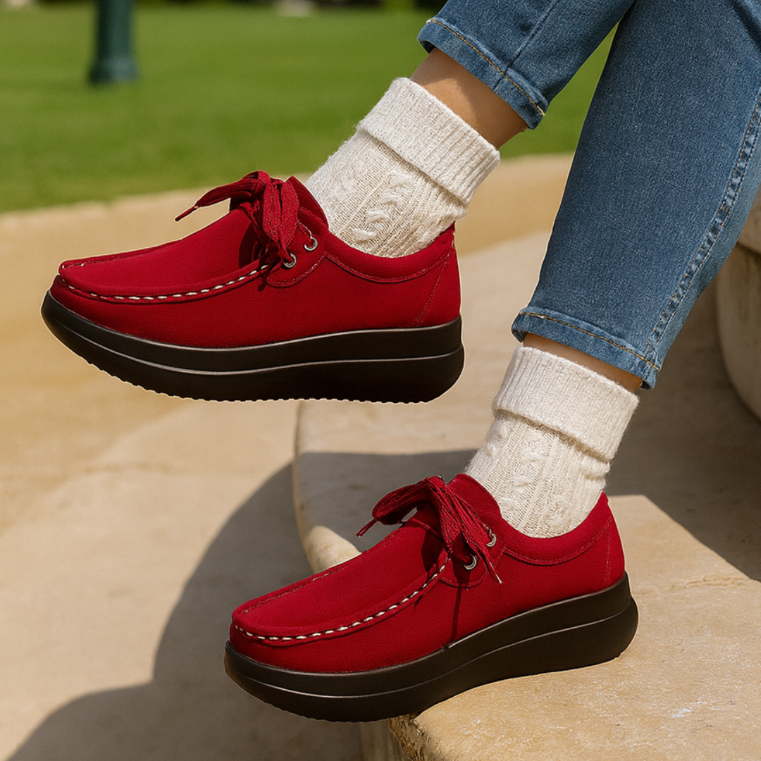 Mocassino Confort con Lacci e Suola Platform in Camoscio per Donna