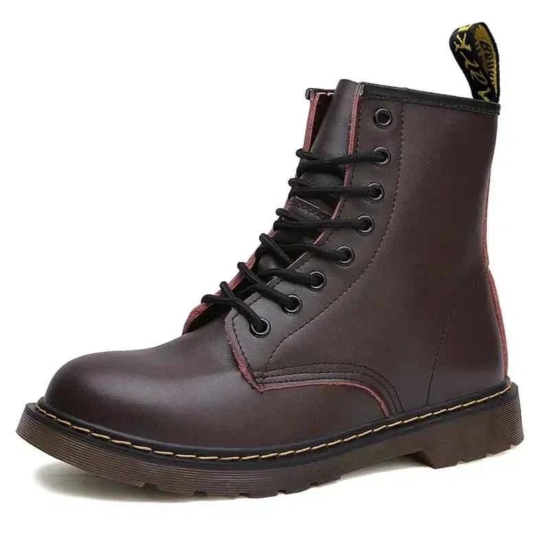 Stivali Martin con lacci in pelle da donna