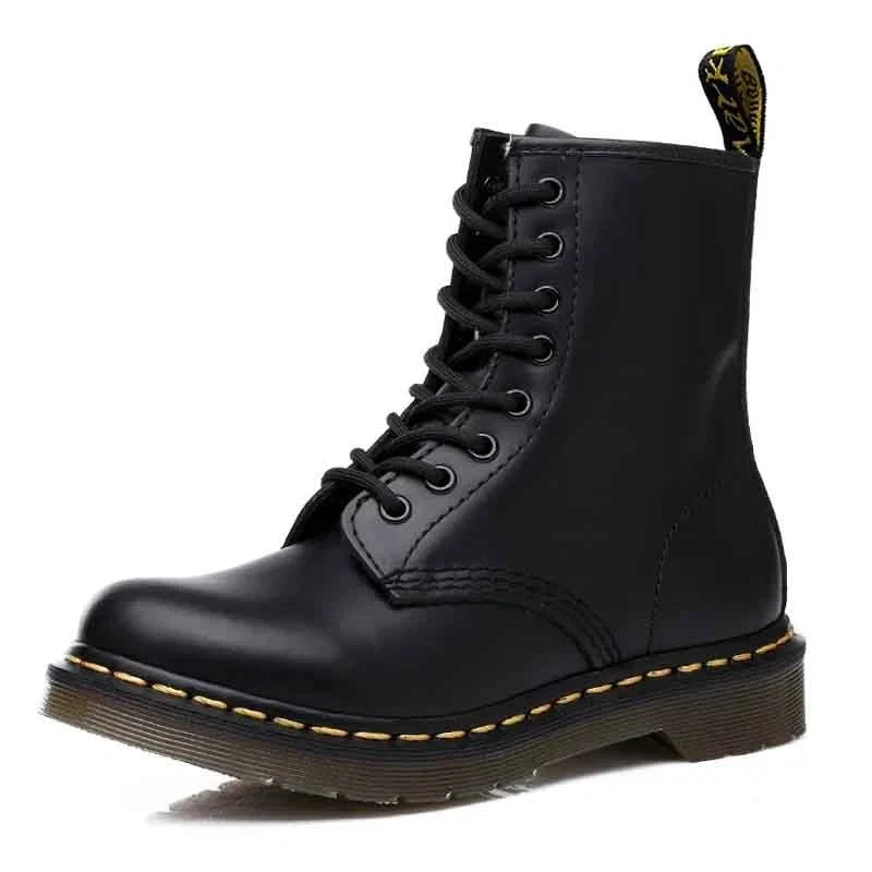 Stivali Martin con lacci in pelle da donna