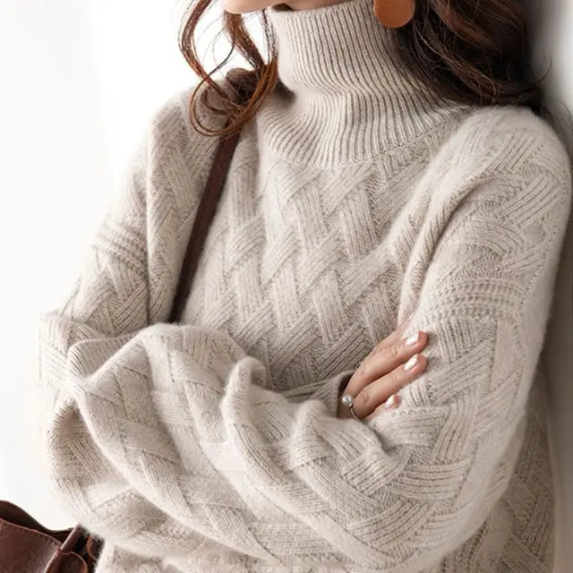 Maglione oversize a trecce con maniche lunghe e collo alto da donna