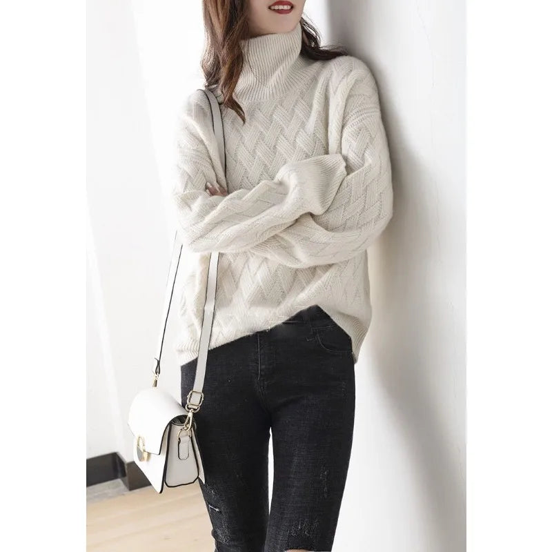 Maglione oversize a trecce con maniche lunghe e collo alto da donna