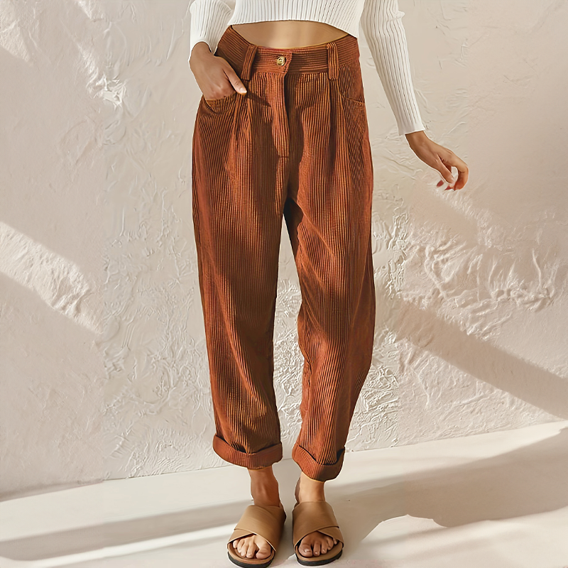 Pantaloni a vita alta in velluto a coste con taglio a carota per donna