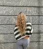 Maglione a maniche lunghe e collo tondo in maglia grossa a righe per donna