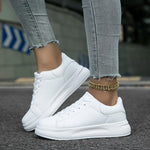 Sneaker Confort con Suola Spessa in Pelle Sintetica per Donna