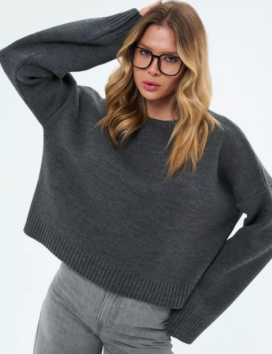 Maglione oversize con collo alto a coste per donna