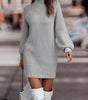 Vestito maglione corto aderente a maniche lunghe e collo alto per donna