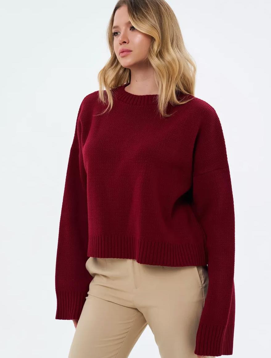 Maglione oversize con collo alto a coste per donna