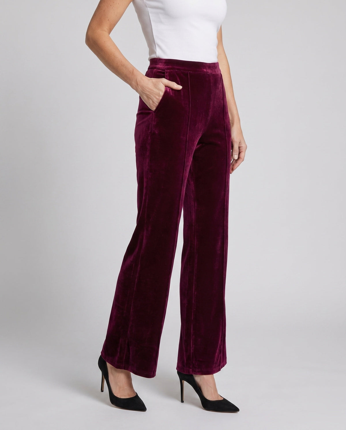 Pantaloni in velluto a vita alta con taglio svasato da donna