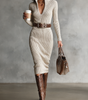 Vestito midi aderente con maniche lunghe e scollo a V in maglia a coste