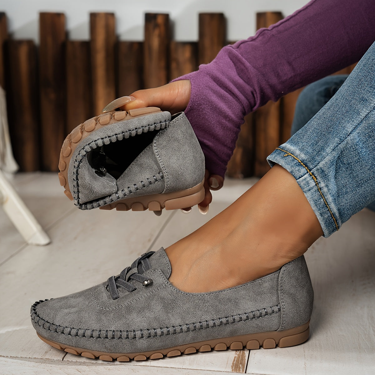 Mocassino Confort con Lacci Decorativi in Similpelle per Donna