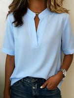 Blouse à Col en V et Détail Raffiné pour Femmes - Emilia Lane