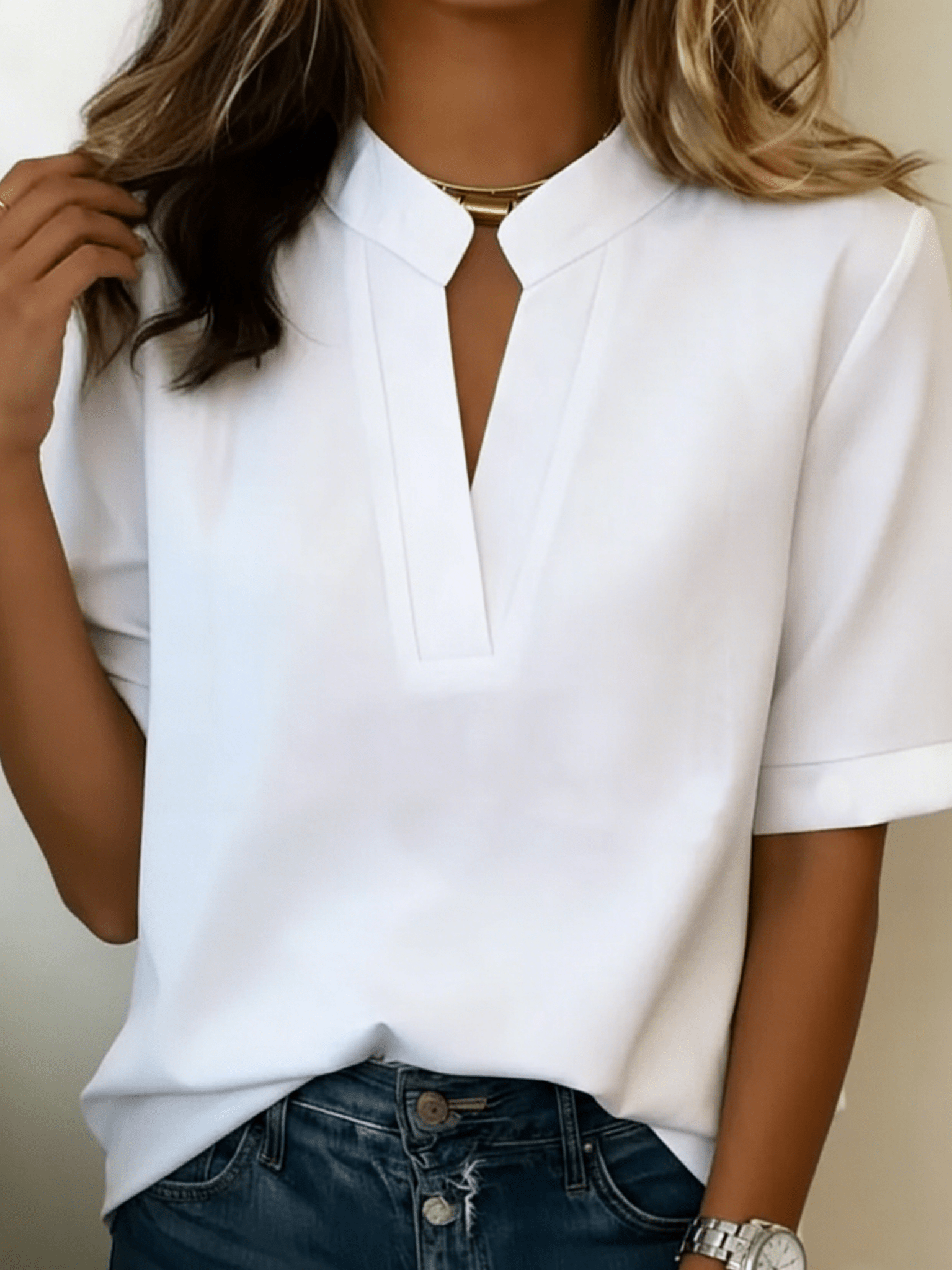 Blouse à Col en V et Détail Raffiné pour Femmes - Emilia Lane