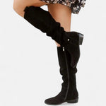 Stivale alto piatto in camoscio per donna