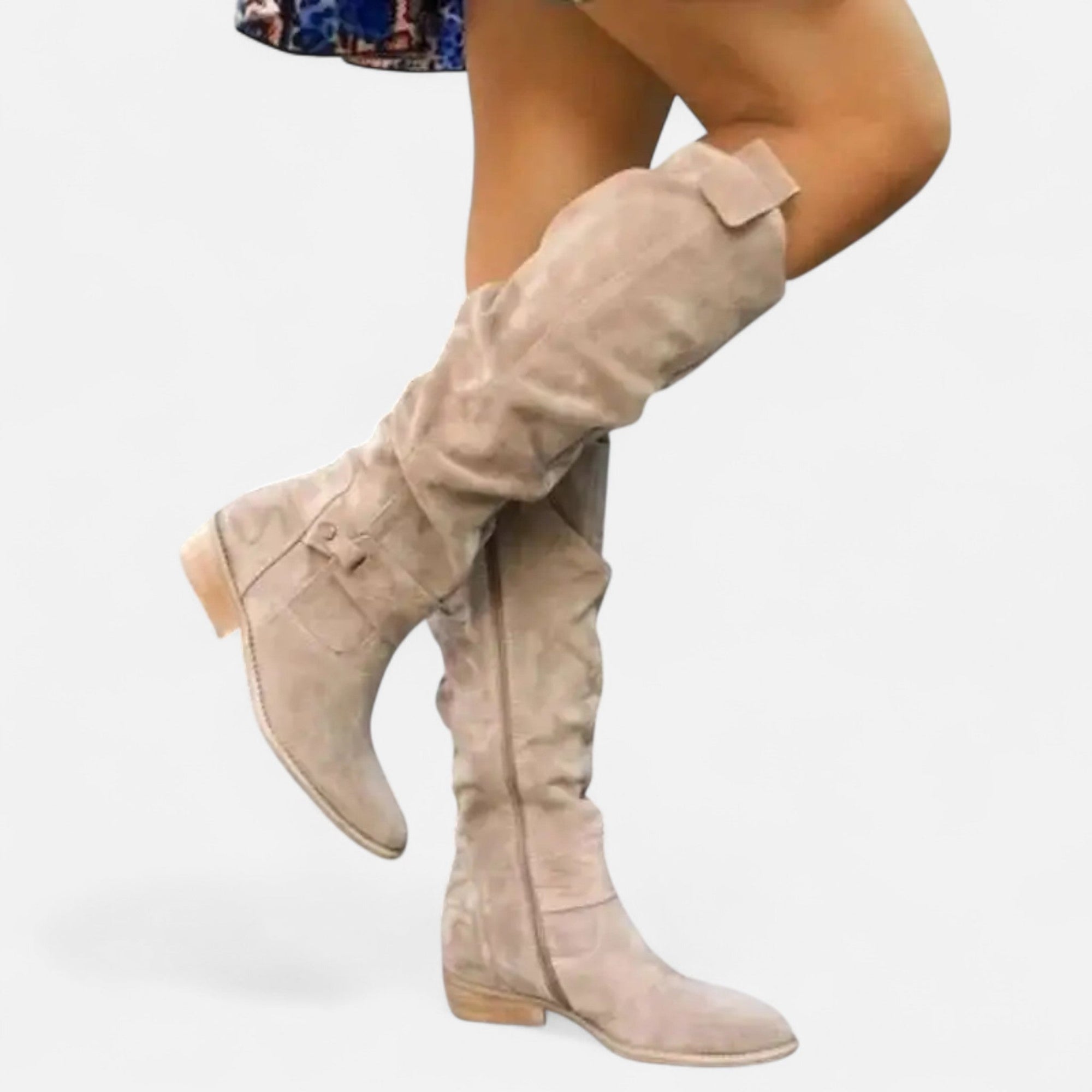 Stivale alto piatto in camoscio per donna