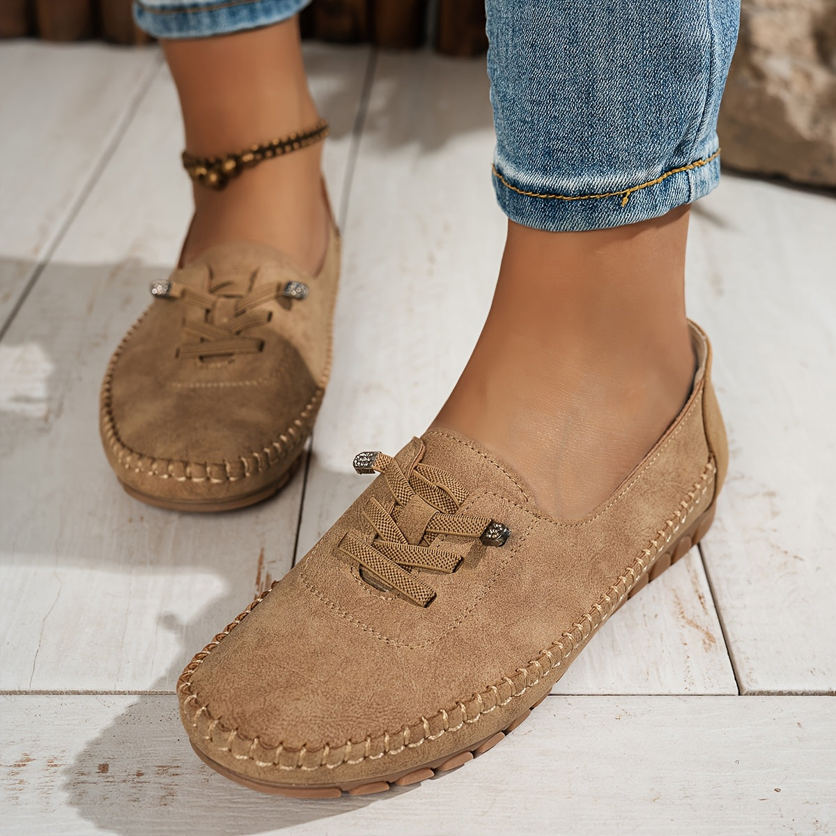 Mocassino Confort con Lacci Decorativi in Similpelle per Donna