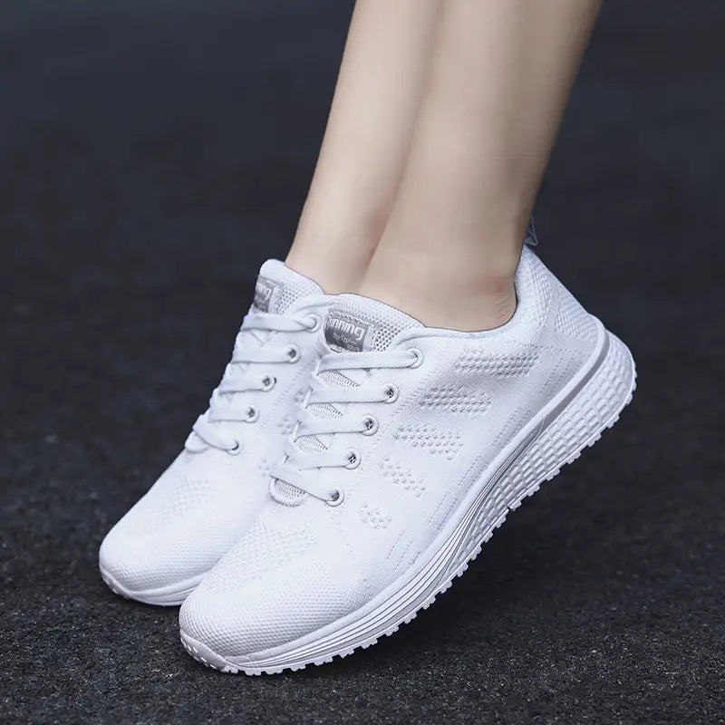 Scarpa leggera e confortevole in maglia traspirante da donna