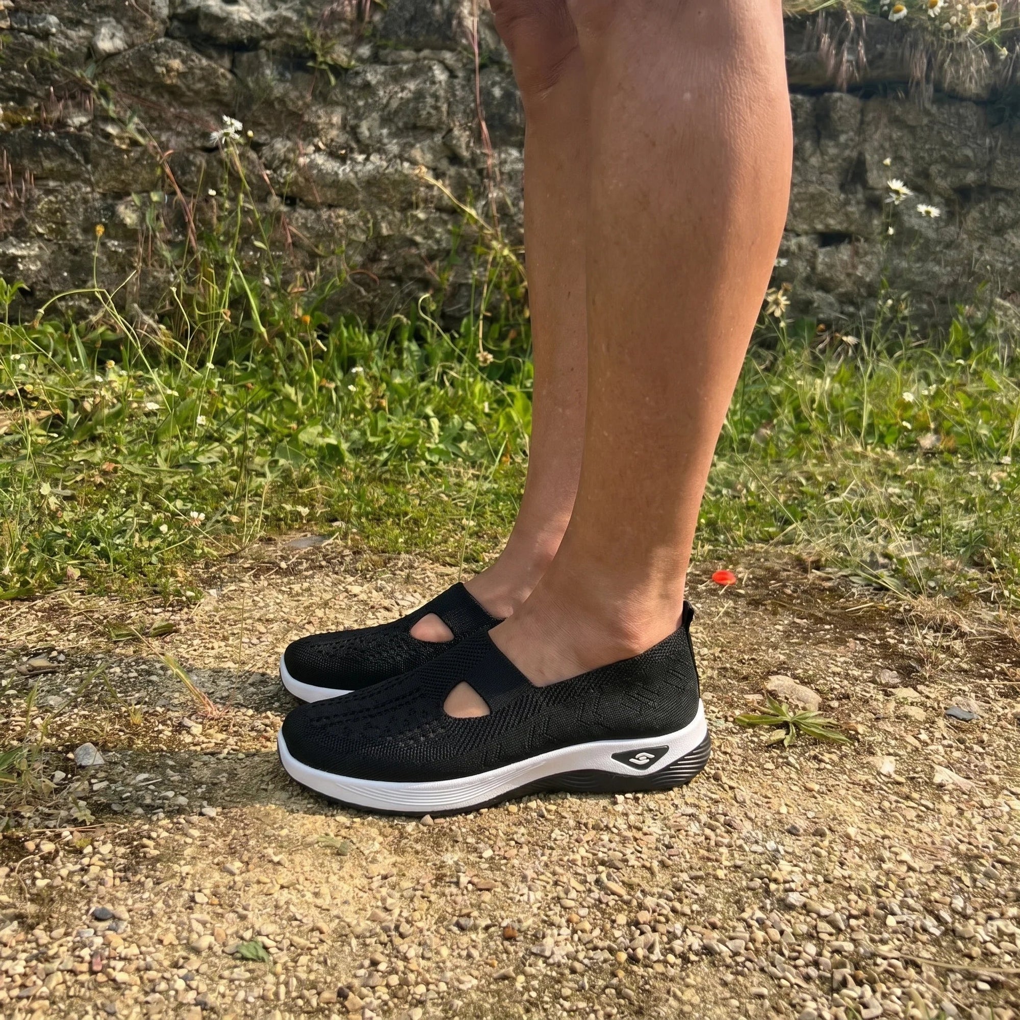 Sneaker comoda e leggera senza lacci in maglia per donna