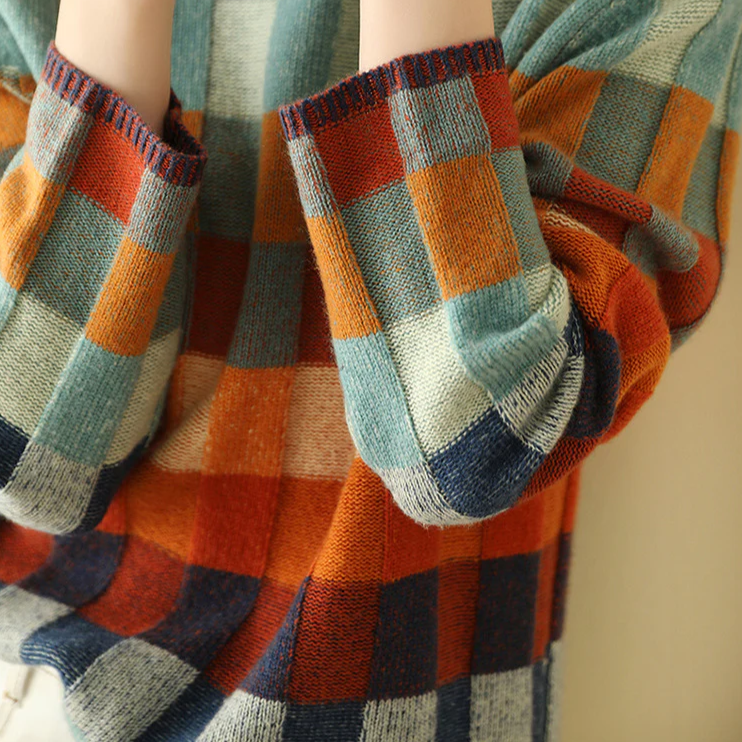 Maglione oversize a quadri con collo alto per donna