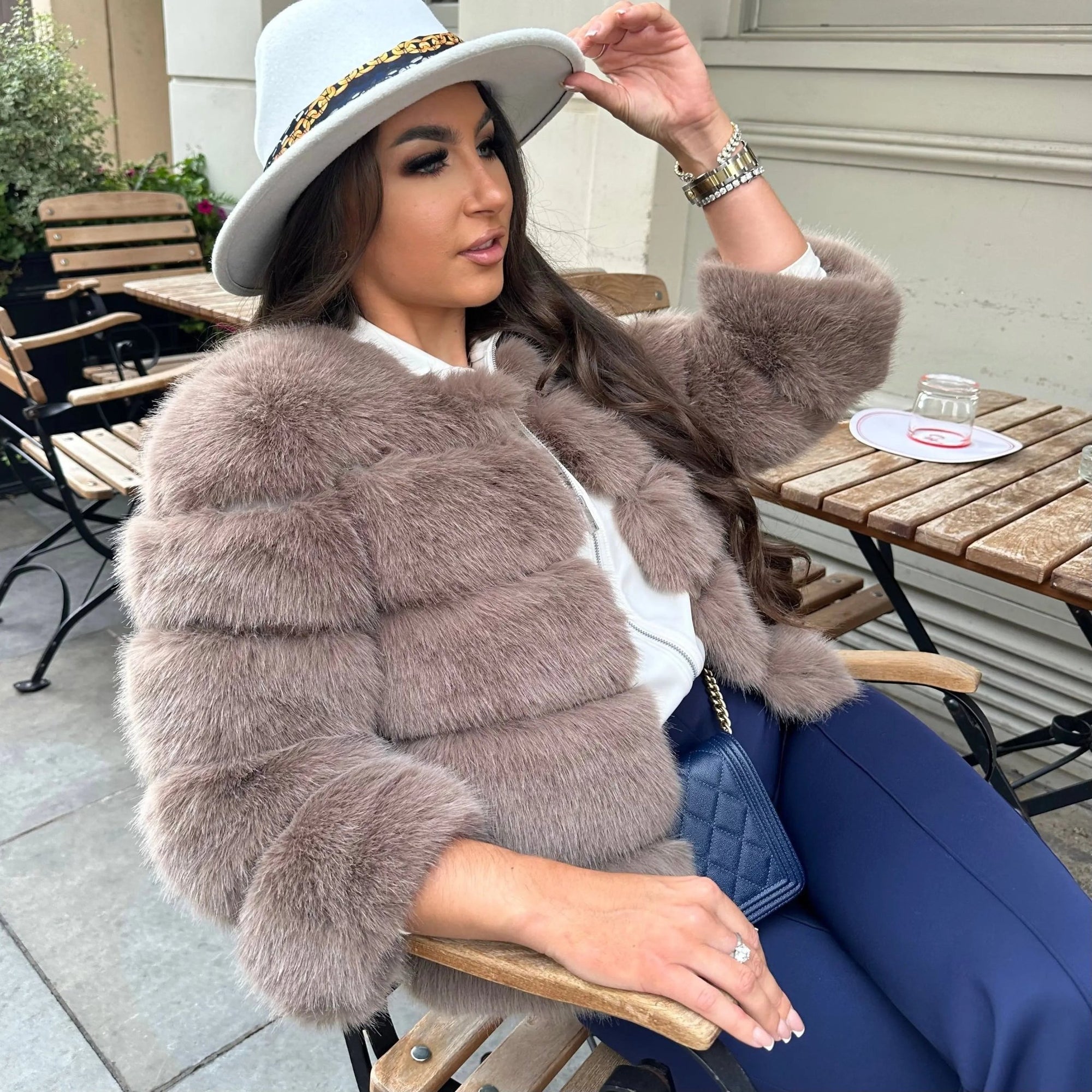 Manteau élégant en fausse fourrure pour femme - Emilia Lane