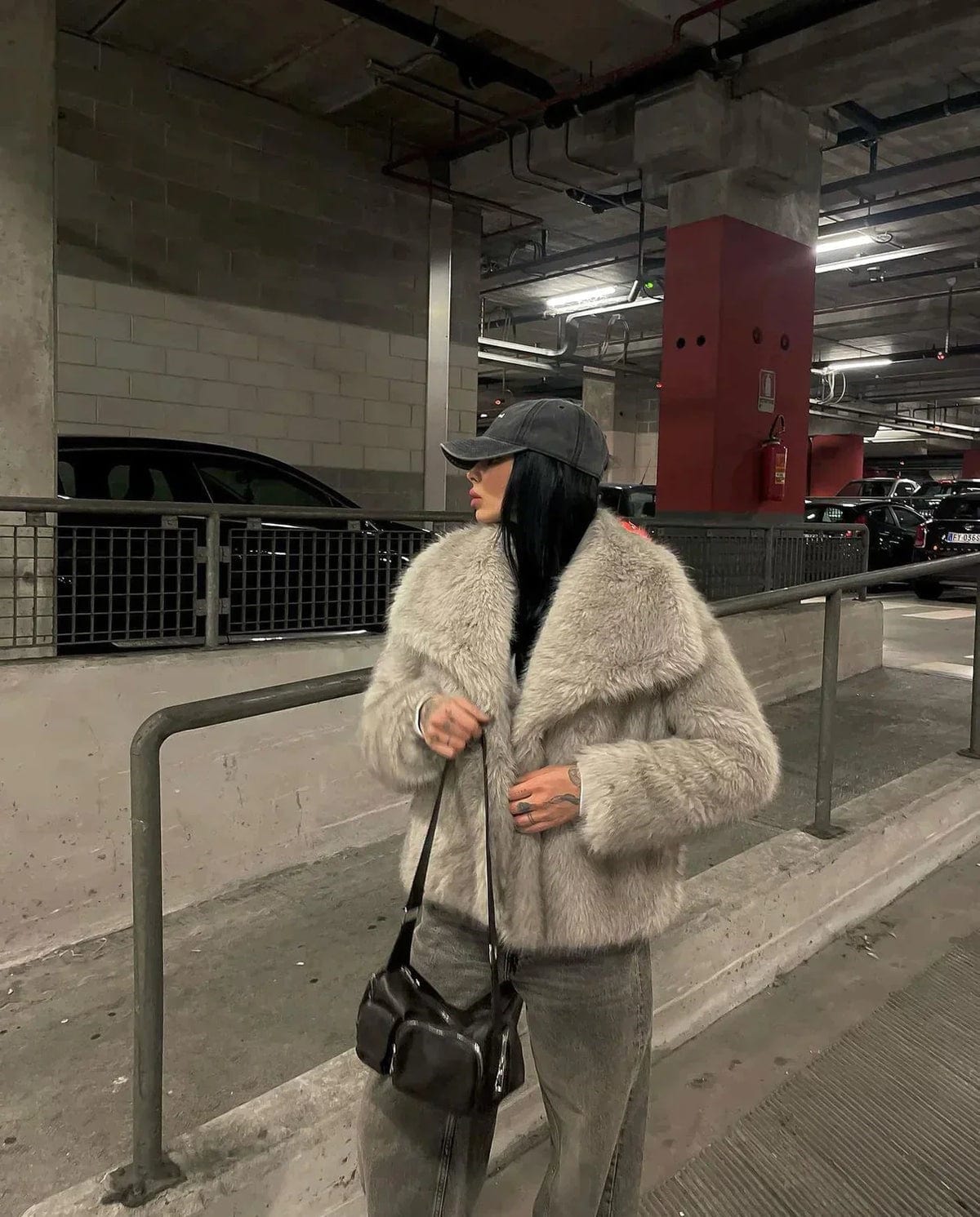 Manteau long en fausse fourrure pour femmes - Emilia Lane
