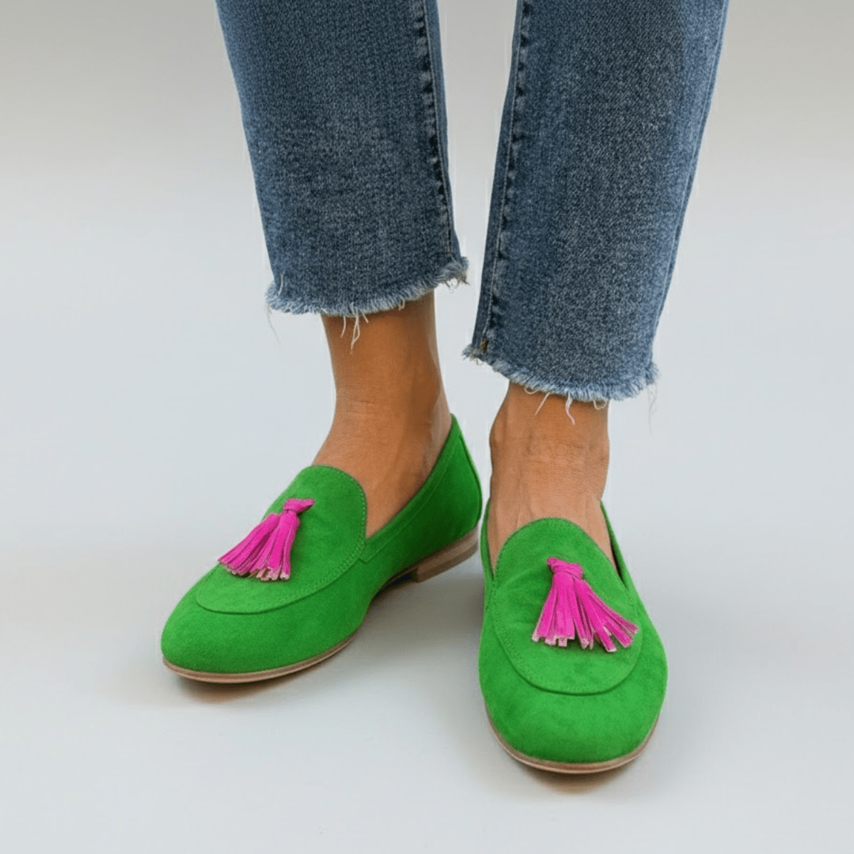 Mocassins à Pompons en Suède pour Femmes - Emilia Lane