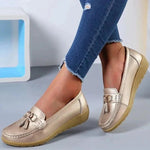 Mocassino Confort in Pelle con Nappina e Fibbia Dorata da Donna