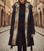 Parka lunga con cappuccio e pelliccia ecologica da donna