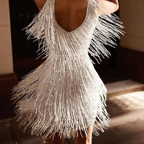 Robe de soirée à franges silhouette flatteuse élégante - Emilia Lane