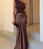 Robe longue à col asymétrique pour femmes - Emilia Lane