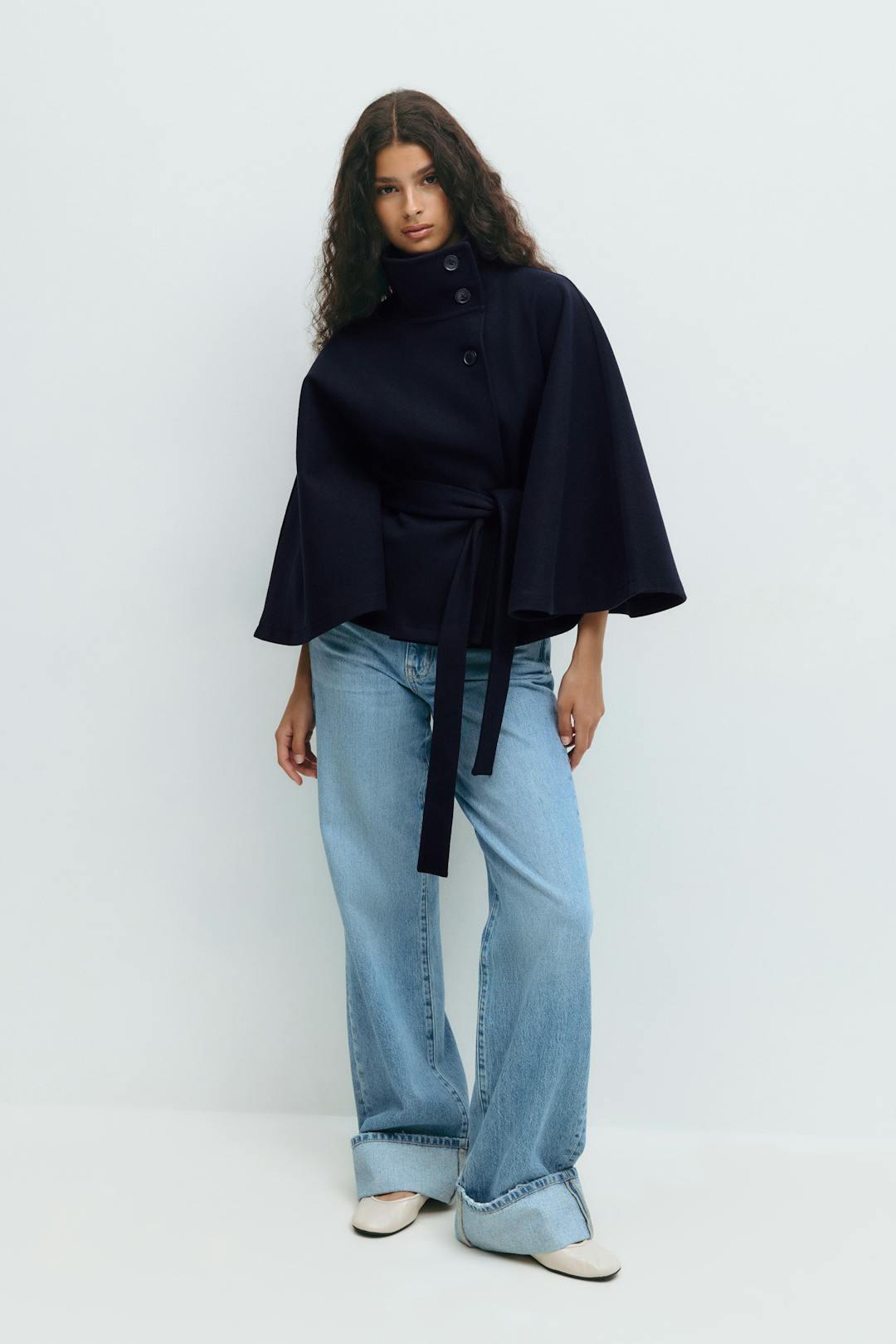 Veste Cape Courte à Col Montant pour Femme - Emilia Lane