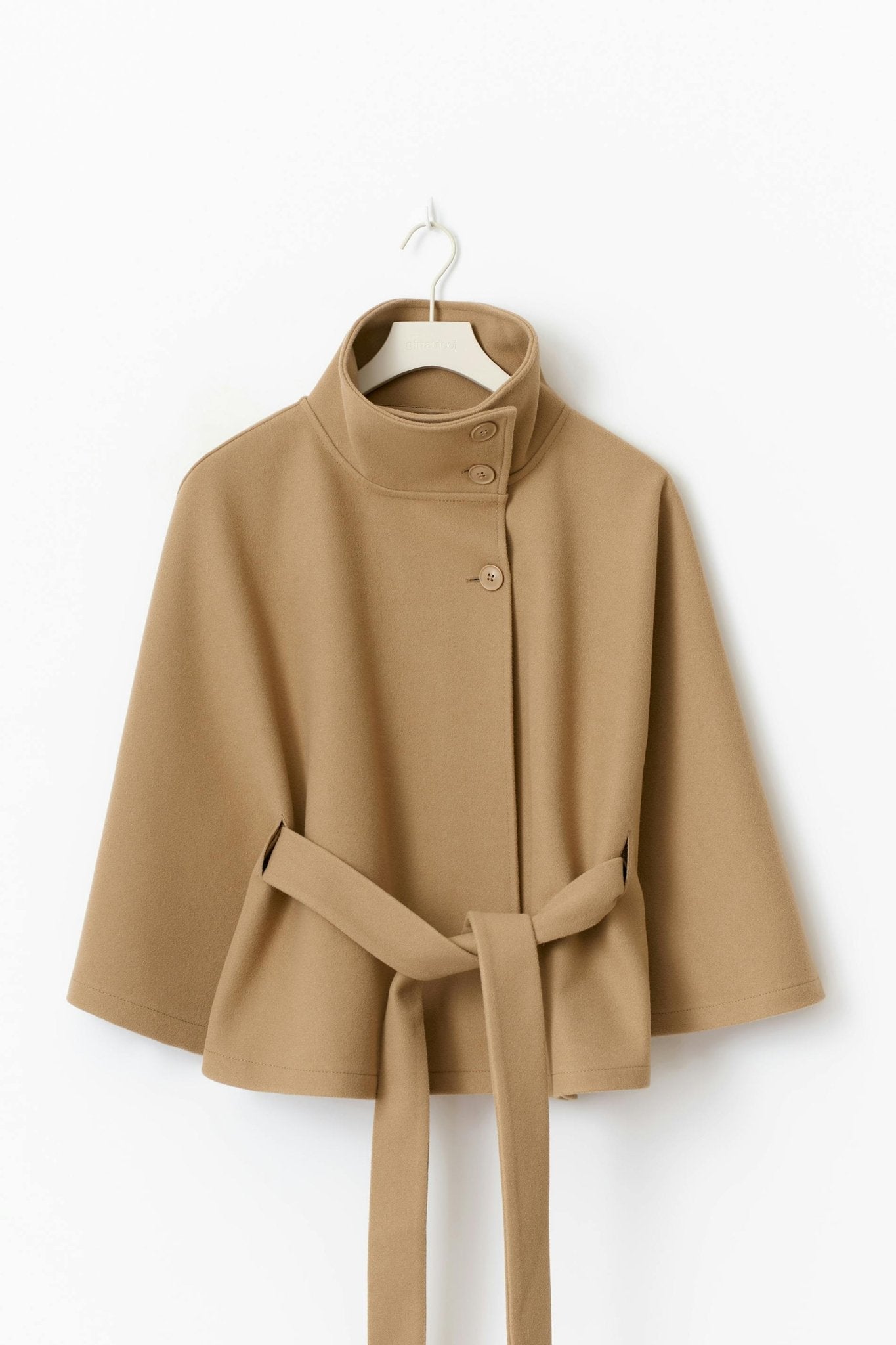 Veste Cape Courte à Col Montant pour Femme - Emilia Lane